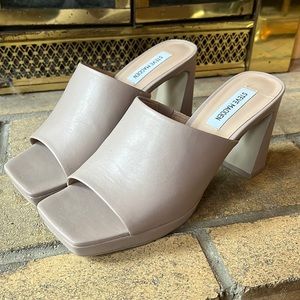 Steve Madden Dedicate Mule Heeled Sandal Size 7.5 Taupe